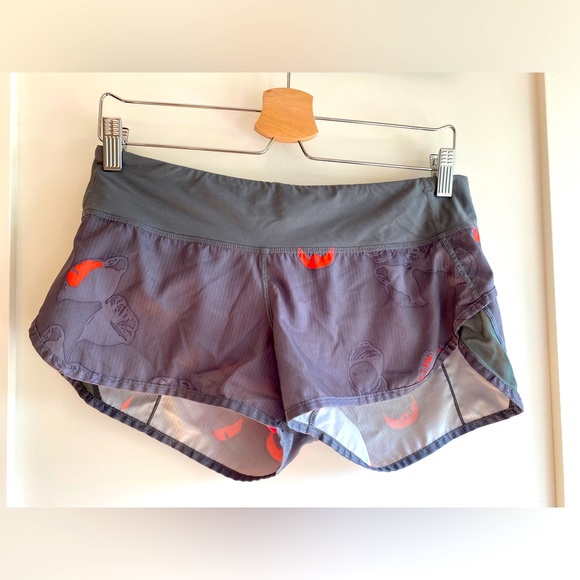 Lululemon shorts with liner - Picture 1 of 6
